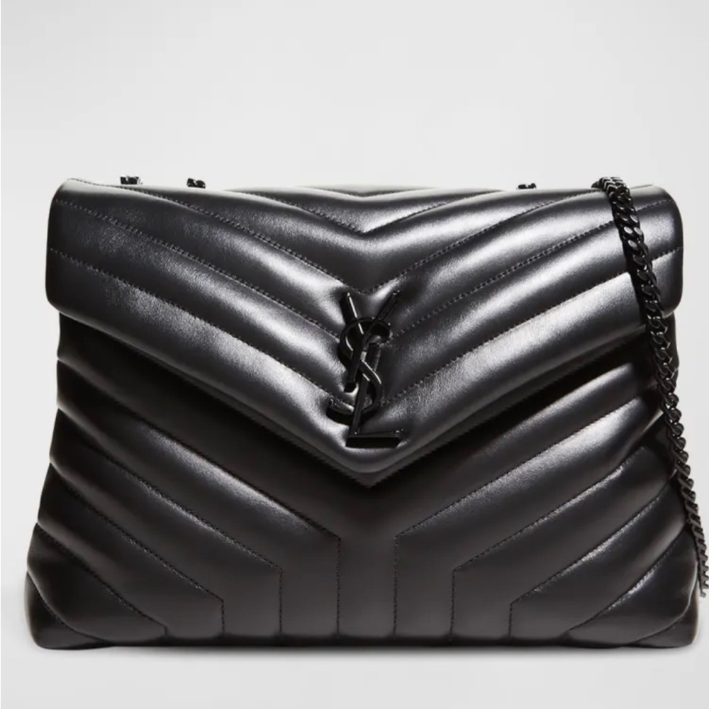 New without tags Saint Laurent
Loulou Medium YSL Shoulder Bag in Quilted Leather